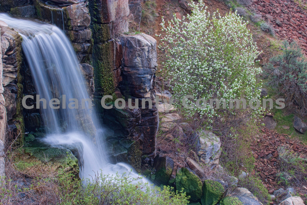 Ancient Lakes Waterfall, by Stephen Hufman | Capture Wenatchee