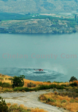 Helicopter Water Pickup Lake Chelan