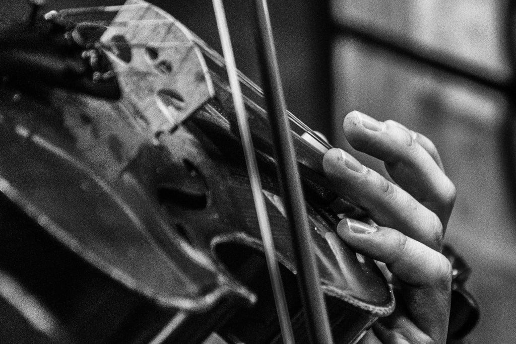 Close Up Violinist, by Rob Spradlin | Capture Wenatchee