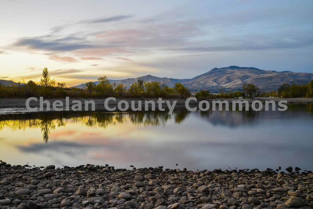 Calm Columbia River, by Brian Mitchell | Capture Wenatchee
