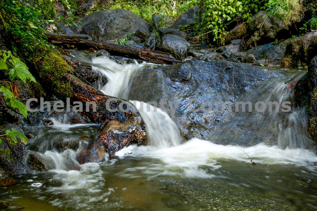 Icicle Creek Closeup, by Travis Knoop | Capture Wenatchee