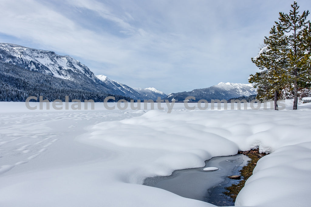 Frozen Lake Wenatchee, by Travis Knoop | Capture Wenatchee