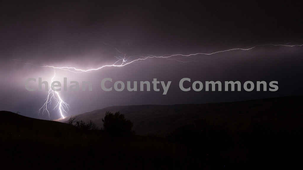 Lightning Strike Desert Hills, by Travis Knoop | Capture Wenatchee