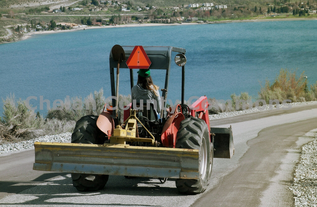 Lake Chelan Tractor, by Jared Eygabroad | Capture Wenatchee