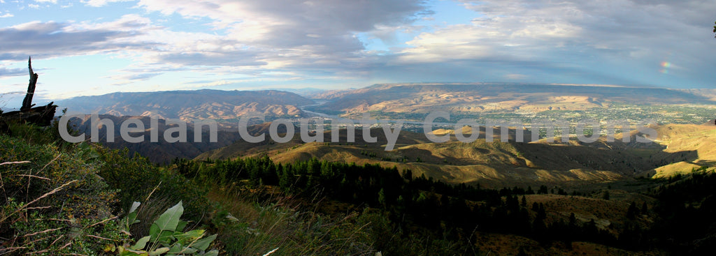 Wenatchee Panorama, by Travis Knoop | Capture Wenatchee